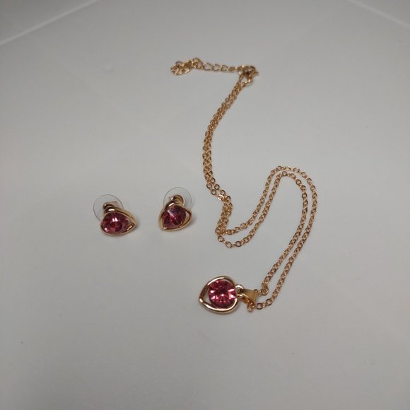 Very Cute Gold Tone Heart Necklace And Earring Set With Pink Stones - Picture 2 of 15